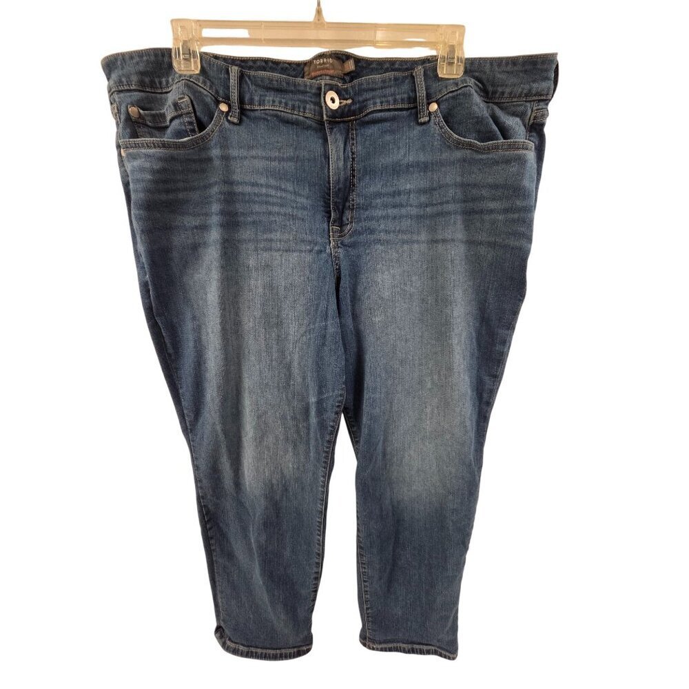83.  Torrid Women's Boyfriend Straight Denim Jeans Blue Size 24